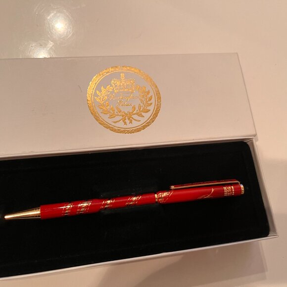 Buckingham Palace Collectible Ballpoint Pen - Picture 6 of 16